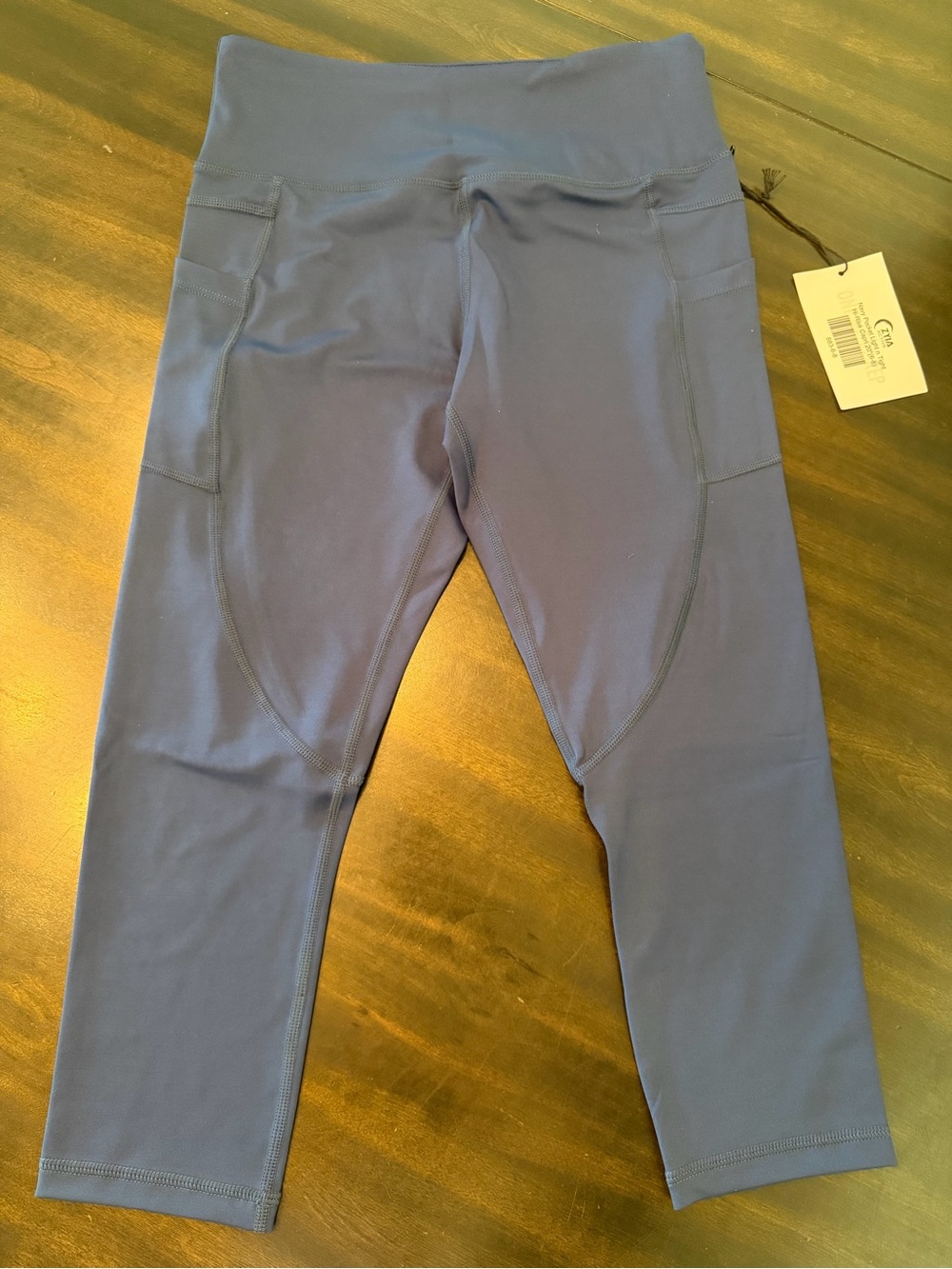 Women's High-Waist Capri Leggings in Navy with Side Pockets